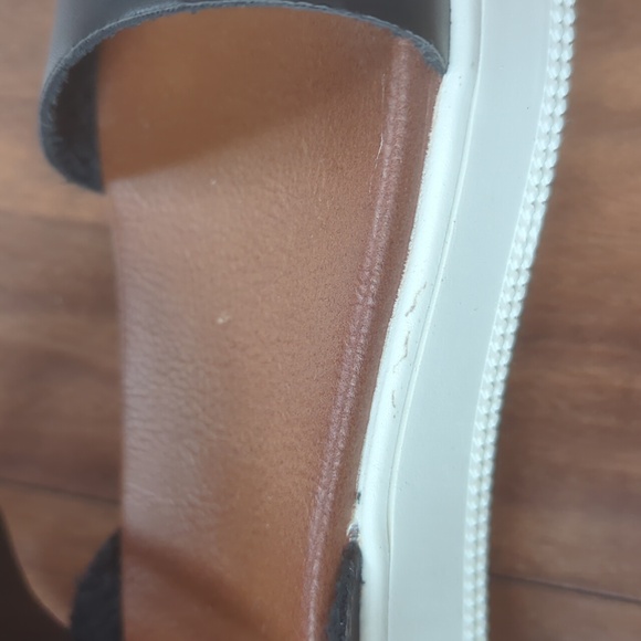 Mia kids sandals size 4 - Picture 3 of 8